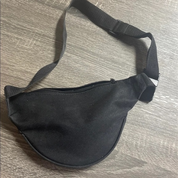 Fanny Pack with two zip pockets black and adjustable - Picture 2 of 2